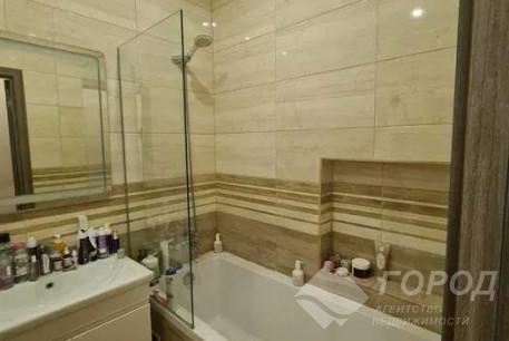 Продам 2-х кімнатну квартиру, Центр, Код: 799457/2