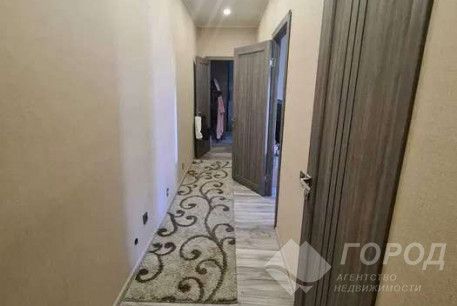 Продам 2-х кімнатну квартиру, Центр, Код: 799457/2