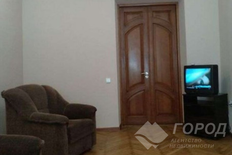 Продам 3-х кімнатну квартиру, Центр, Код: 799580/2