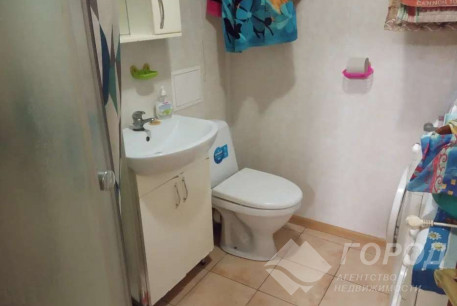 Продам гостинку, Новые дома, Коммунальный рынок, Код: 800150/1