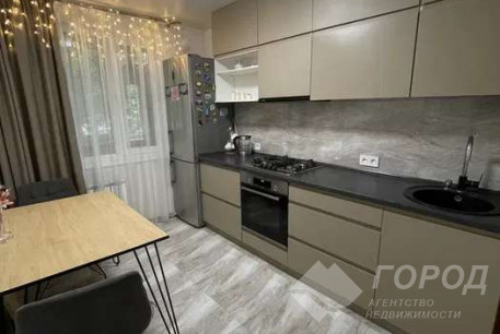 Сдам 2-х кімнатну квартиру, Рогань, Код: 800244/1