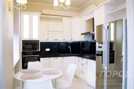 Сдам 2-х кімнатну квартиру, Центр, Код: 800409/2