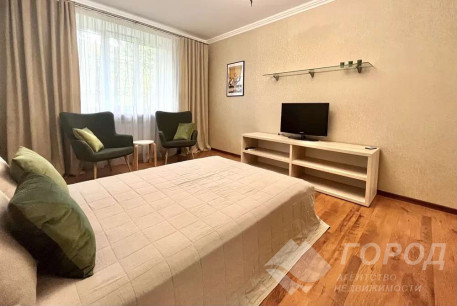 Продам 1-кімнатну квартиру, Центр, Код: 800409/8