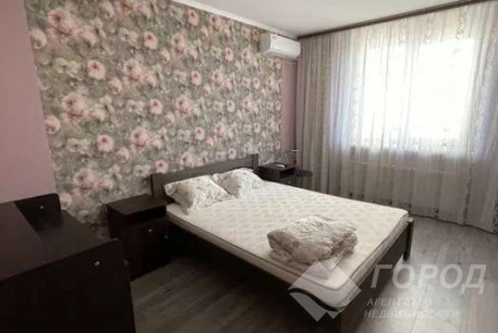 Продам 2-х кімнатну квартиру, Гагарина проспект, Защитников Украины метро (Площадь Восстания), Код: 800476/2