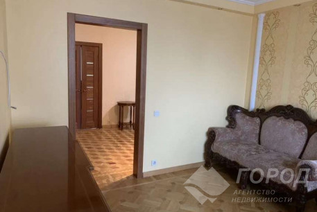 Продам 4-х кімнатну квартиру, ХТЗ, Код: 800643/1