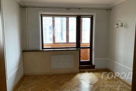 Продам 4-х кімнатну квартиру, ХТЗ, Код: 800643/1