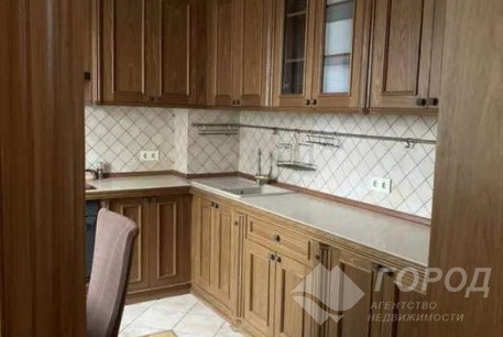 Продам 4-х кімнатну квартиру, ХТЗ, Код: 800643/1