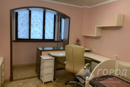 Продам 4-х кімнатну квартиру, ХТЗ, Код: 800643/1