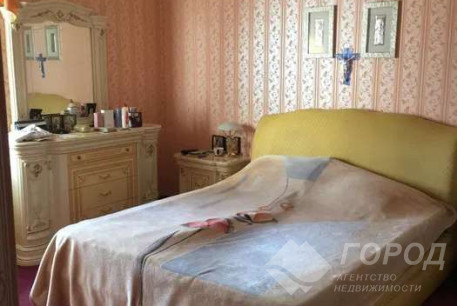 Продам 5-и кімнатну квартиру, Центр, Код: 800643/2