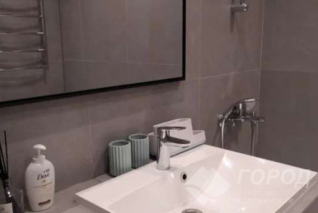 Продам 2-х кімнатну квартиру, Центр, Код: 800647/1