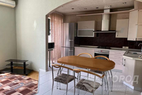 Сдам 3-х кімнатну квартиру, Центр, Код: 800729/1