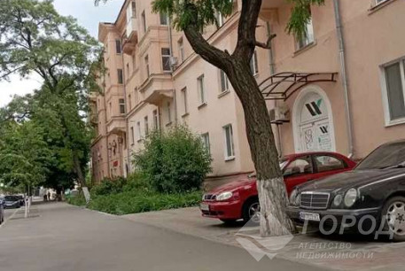 Продам 3-х кімнатну квартиру, Центральный рынок, Южный вокзал метро, Код: 800839/1