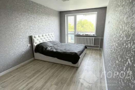 Продам 3-х кімнатну квартиру, Новые дома, Коммунальный рынок, Код: 801065/1