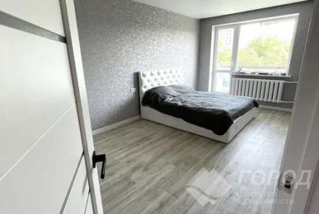 Продам 3-х кімнатну квартиру, Новые дома, Коммунальный рынок, Код: 801065/1