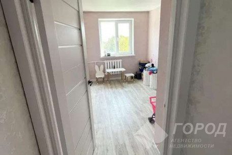 Продам 3-х кімнатну квартиру, Новые дома, Коммунальный рынок, Код: 801065/1