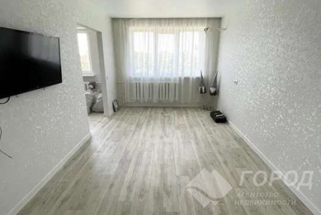 Продам 3-х кімнатну квартиру, Новые дома, Коммунальный рынок, Код: 801065/1