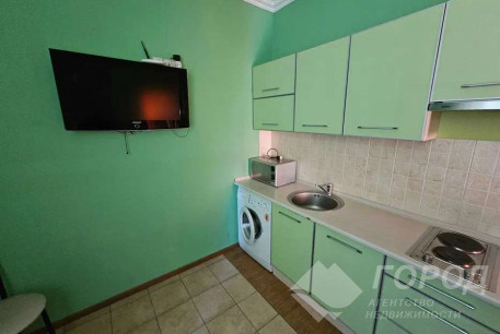 Продам 2-х кімнатну квартиру, Центр, Код: 801088/1