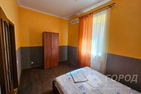 Продам 2-х кімнатну квартиру, Центр, Код: 801088/1