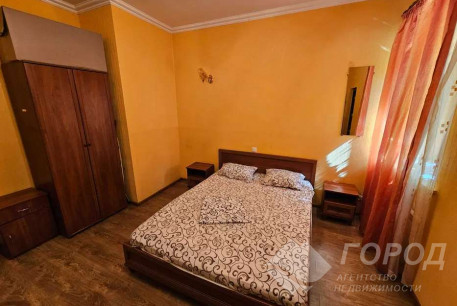 Продам 2-х кімнатну квартиру, Центр, Код: 801088/1