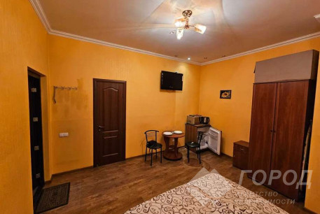 Продам 2-х кімнатну квартиру, Центр, Код: 801088/1