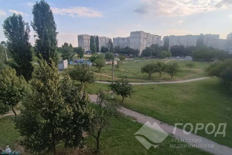 Продам 3-х кімнатну квартиру, Рогань, Код: 801463/1