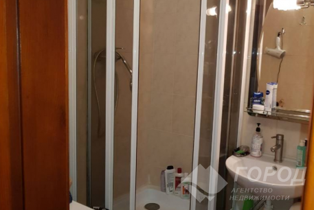 Продам 2-х кімнатну квартиру, Центр, Код: 801573/5