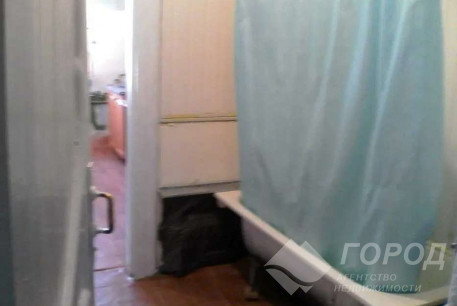 Продам 4-х кімнатну квартиру, Центр, Код: 801675/1