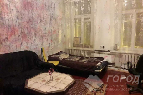 Продам 4-х кімнатну квартиру, Центр, Код: 801675/1