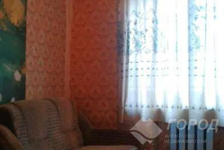 Продам 4-х кімнатну квартиру, Центр, Код: 801675/1