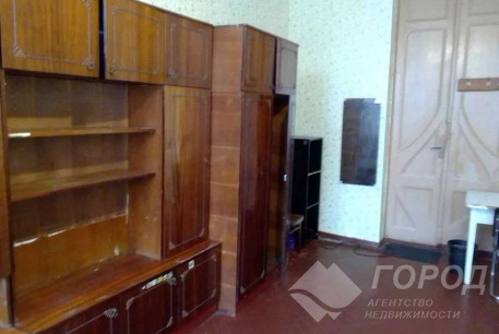 Продам 4-х кімнатну квартиру, Центр, Код: 801675/1