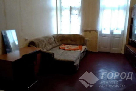 Продам 4-х кімнатну квартиру, Центр, Код: 801675/1