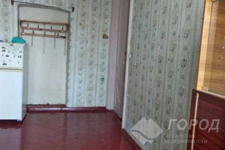 Продам 4-х кімнатну квартиру, Центр, Код: 801675/1