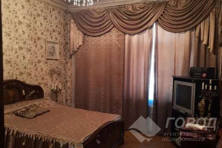 Продам 2-х кімнатну квартиру, Центральный рынок, Код: 802010/1
