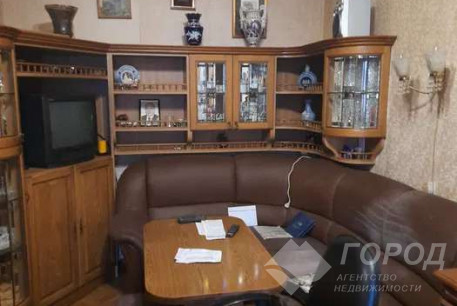 Продам 2-х кімнатну квартиру, Центральный рынок, Код: 802010/1