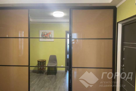 Продам 3-х кімнатну квартиру, Новые дома, Маршала Жукова метро (Дворец спорта), Код: 802014/1