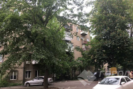 Продам 3-х кімнатну квартиру, Центр, Код: 802163/8