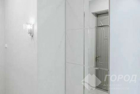 Продам 2-х кімнатну квартиру в новобудові, Центр, Площадь Конституции метро (Советская), Код: 802245/1