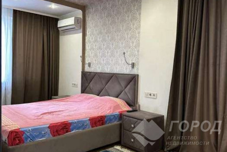 Продам 3-х кімнатну квартиру, Гагарина проспект, Проспект Гагарина метро, Код: 802337/1