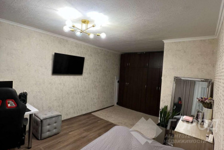 Продам 1-кімнатну квартиру, Дергачевский р-н, Солоницевка пгт., Код: 802405/1