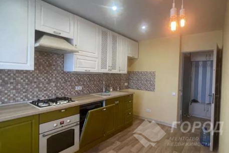 Продам 3-х кімнатну квартиру, Павлово поле, Кинотеатр Довженко, Код: 802525/1