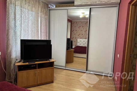 Продам 3-х кімнатну квартиру, Основа, Код: 802664/1