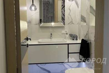 Продам 3-х кімнатну квартиру в новобудові, Центр, Код: 803264/1