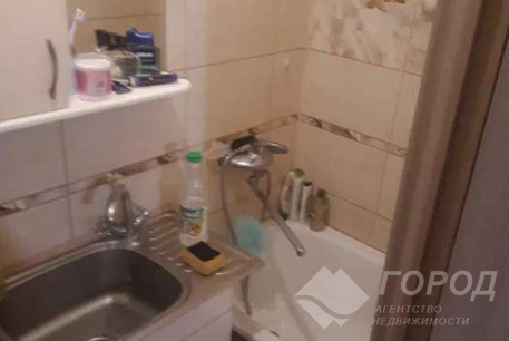 Сдам гостинку, Одесская, Кинотеатр "Салют", Код: 803380/1