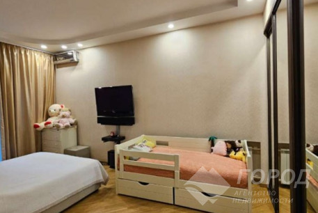 Продам 3-х кімнатну квартиру, Сосновая Горка, Код: 803460/6