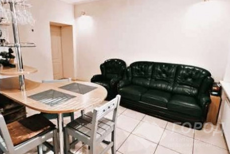 Продам 2-х кімнатну квартиру, Центр, Код: 804028/12