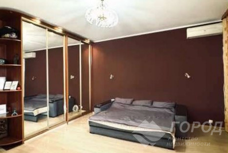 Продам 2-х кімнатну квартиру, Центр, Код: 804028/12