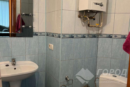 Продам 2-х кімнатну квартиру, Центр, Код: 804069/1