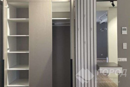 Продам 2-х кімнатну квартиру, Гагарина проспект, Защитников Украины метро (Площадь Восстания), Код: 804557/1