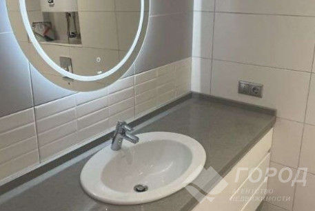 Продам 2-х кімнатну квартиру, Гагарина проспект, Защитников Украины метро (Площадь Восстания), Код: 804557/1