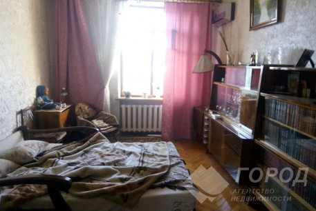 Продам 4-х кімнатну квартиру, Центр, Код: 804603/1